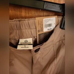 Womens Fishing/Outdoor Pants/capris/Shorts, Size Large, New With Tags